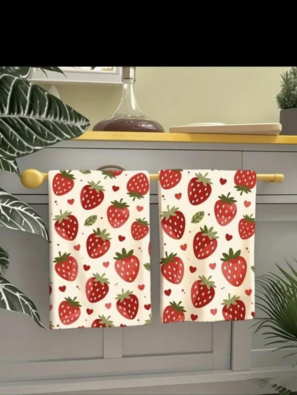 Strawberry 🍓 Decor 2pk Kitchen/ Bathroom Hand Towels NEW